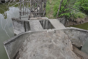  Typical Concrete Sluice Gate